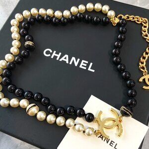 Iconic CHANEL Colorblock Pearl & Black Bead CC Sautoir